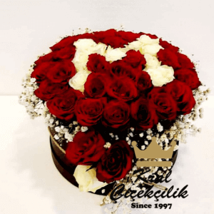 Kutuda Güller ve Aşkın Baş Harfi *Siyah Kutu *Kırmızı Güller *Beyaz Gül *Kurdele gelincik çiçek